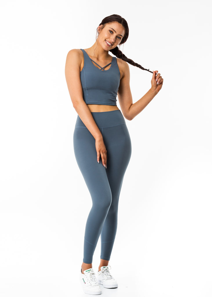 Online sportswear for women, blue sports bra in cropped length, soft and comfy fabric