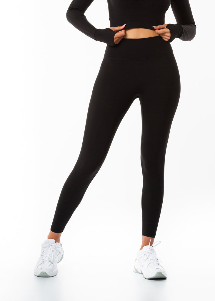 New Zealand women's best black leggings front nike white tekno 